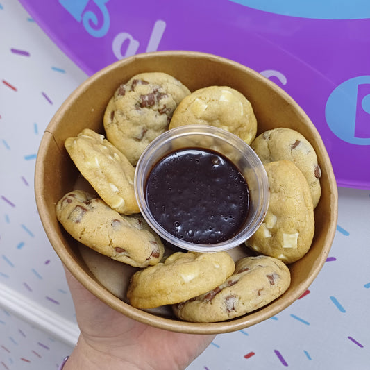 Sharing Cookie Dipping Bowls